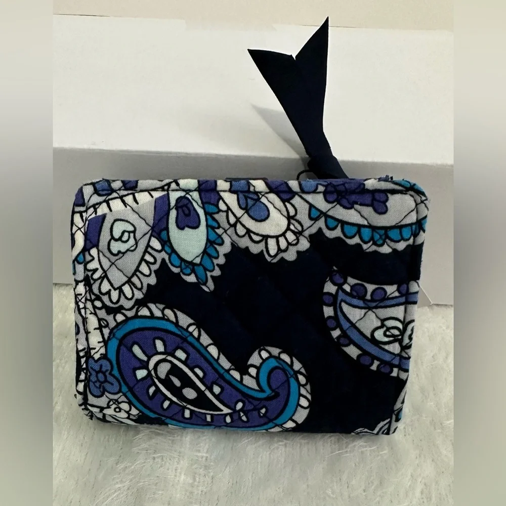 Vera Bradley Blue and Black Paisley Wallet💙 - Picture 7 of 11